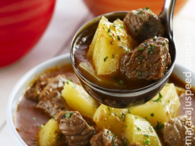 Carne de panela com batata simples e fácil de fazer