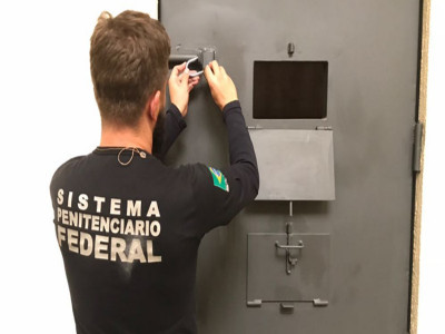 Diretor de presídio federal diz que Name não precisa de ajuda