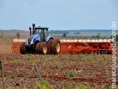 Chuva traz alívio e produtores retomam plantio da soja