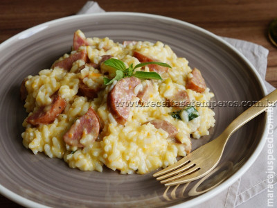 Confira receita de risoto rápido e fácil na panela de pressão
