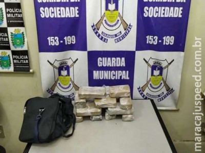 Rapaz é preso com mala 