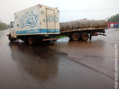 Acidente envolvendo dois caminhões deixa um ferido