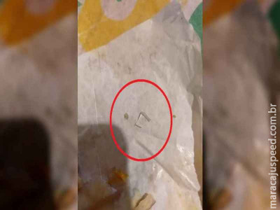 Jovem encontra caco de vidro enquanto mastigava sanduíche