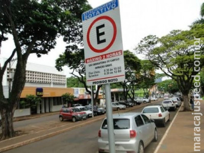 Lei garante estacionamento gratuito a grávidas em Dourados