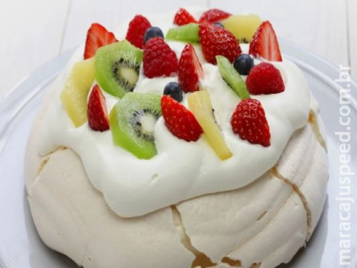 Pavlova de frutas
