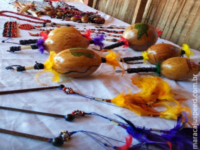 Mulheres indígenas mostram produção artesanal neste sábado
