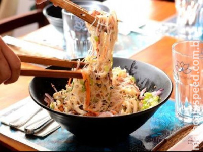 Saladas podem ser refeições completas; Veja receitas