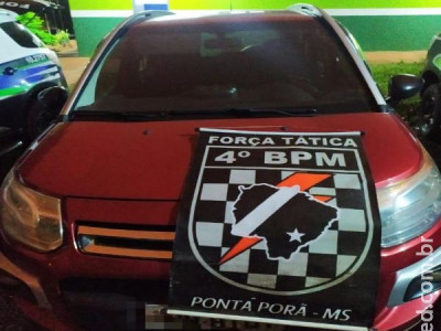 Casal é preso transportando 150 kg de maconha em veículo