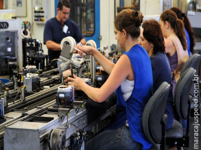 Confiança dos empresários sobe 9,8 pontos em maio, diz FGV