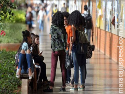 Capes suspende por 90 dias pagamento de dívidas de ex-bolsistas