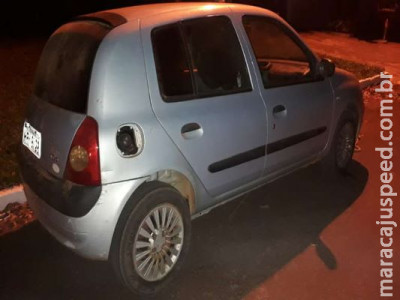 Traficante foge e polícia apreende veículo com maconha e skunk