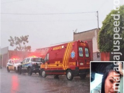 Mulher é encontrada morta dentro de casa