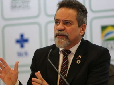 Covid-19: governo federal negocia 168 milhões de doses de vacina