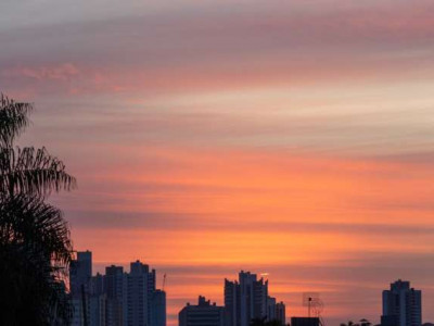  Céu nublado e tempo seco prevalecem nesta quinta-feira 