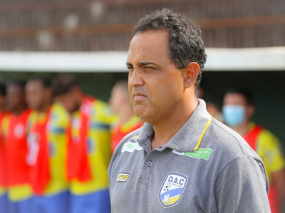  Dourados demite Robson Mattos após derrota para o Costa Rica 