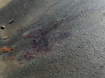  Homem é morto a pedradas no meio da rua 