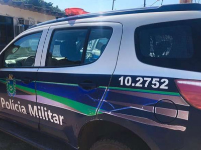 Jovem é preso por agredir o próprio pai com golpes de vassoura