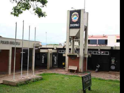 Mulher é agredida e acaba presa com família em Dourados