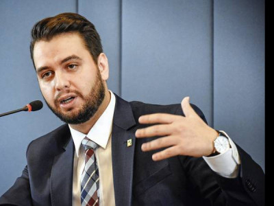 Polícia do Senado ouve Filipe Martins e avalia indiciá-lo