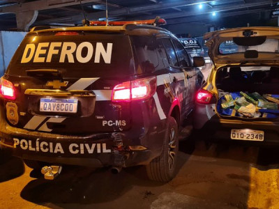 Polícia recupera automóvel roubado e apreende 270kg de maconha