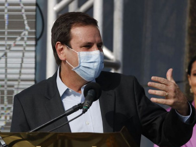 Prefeito do Rio testa positivo para a covid-19 pela segunda vez
