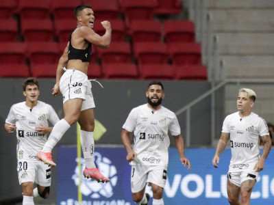  Santos garante vaga na fase de grupos da Libertadores da América 