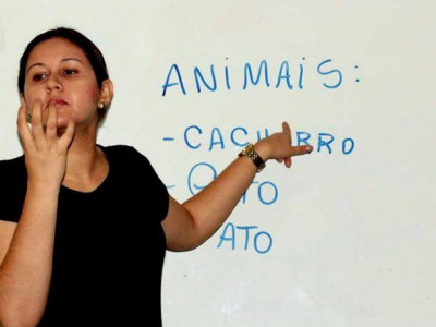 Delegacias e batalhões da PMMS podem ter intérpretes de Libras