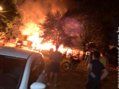 Família perde tudo em incêndio criminoso no Rita Vieira