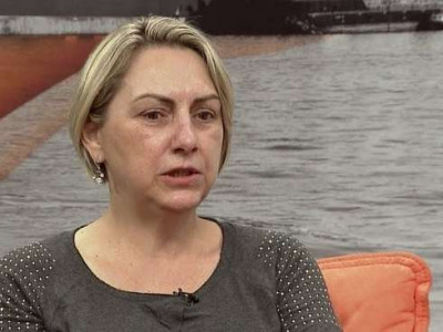 Irmã de Bolsonaro é internada com suspeita de covid-19