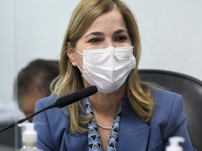Mayra: Saúde orientou dose de cloroquina 4 vezes menor do que a adotada em Manaus