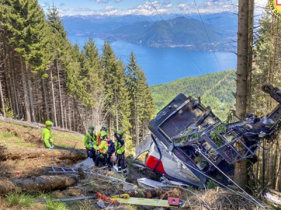 Queda de teleférico na Itália deixa pelo menos 13 mortos