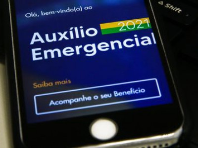  Trabalhadores nascidos em julho podem sacar auxílio emergencial 