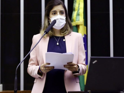 TSE decide que Tabata Amaral pode deixar PDT e manter mandato