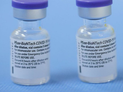 Covid-19: novo lote de vacinas da Pfizer chega ao Brasil