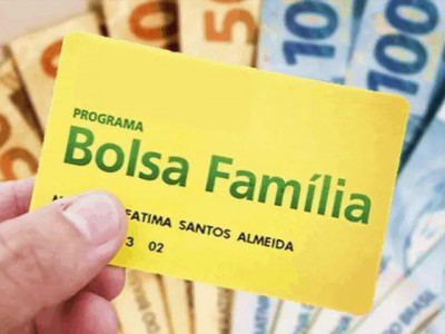 Governo anuncia novo Bolsa Família de R$ 300