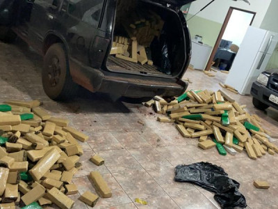 Polícia apreende 1,5 tonelada de maconha em carro abandonado