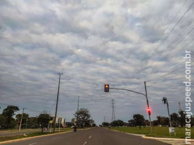 Sexta de tempo nublado com previsão de chuva fina em MS