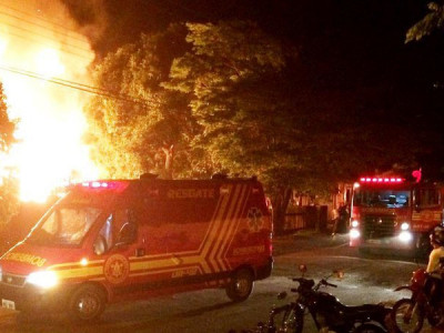 Após briga de casal, mulher incendeia casa em Campo Grande
