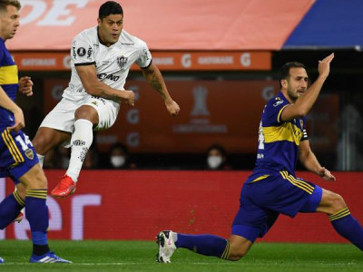 Atlético-MG segura empate com Boca Juniors na Bombonera