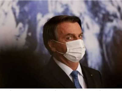 Bolsonaro defende fim do horário de verão