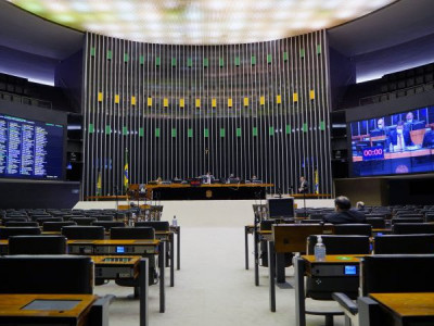 Câmara aprova projeto que proíbe despejos até fim de 2021