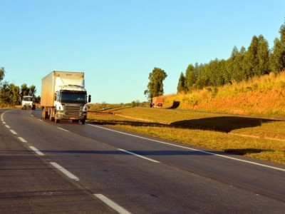 Câmara aprovou medida para desburocratizar transporte de cargas