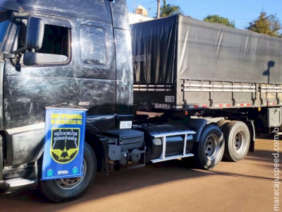 Carreta roubada em SP é recuperada no MS e dois são presos 