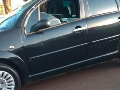 Homem é baleado por pistoleiros em carro em Ponta Porã