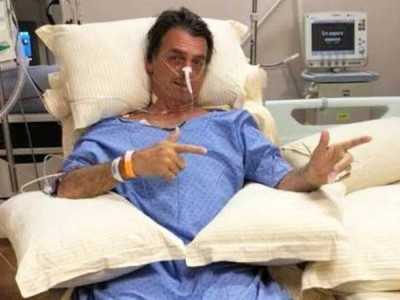 Internado, Bolsonaro pode retirar parte do intestino