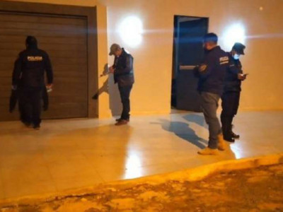 Juiz tem casa atingida por vários disparos de pistola 
