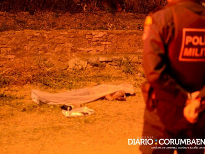 Ladrão morre após vítima tomar arma durante assalto em MS 