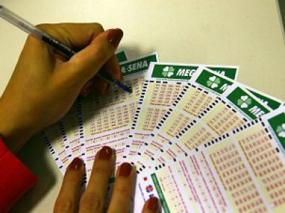 Ninguém acerta a Mega-Sena e prêmio acumula em R$ 75 milhões