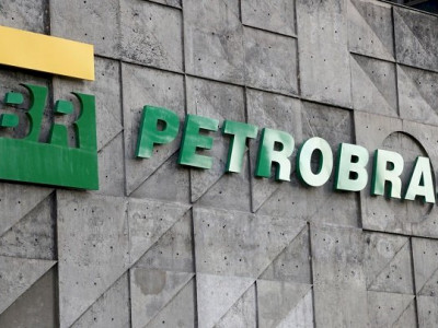  Preço da gasolina sobe 6% nas refinarias, diesel em 3,7%