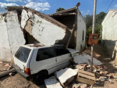 Bêbada, motorista perde controle e invade casa em MS